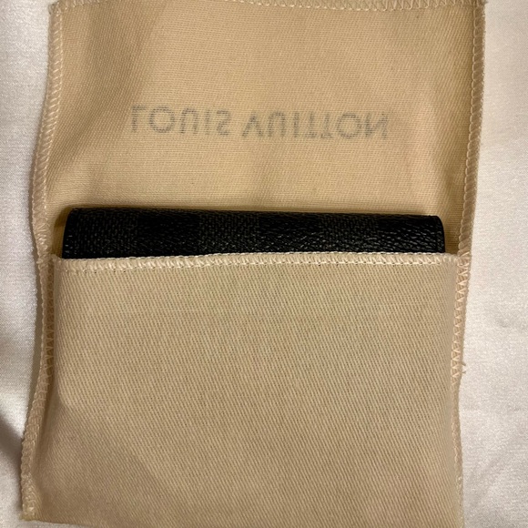 Louis Vuitton Damier Graphite 6 Key Holder - Picture 4 of 12